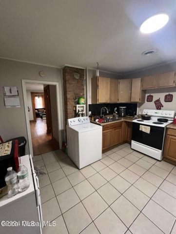 13 Ingersoll Avenue, Schenectady, NY 12305