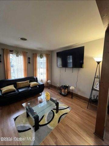 13 Ingersoll Avenue, Schenectady, NY 12305