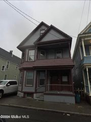 13 Ingersoll Avenue, Schenectady, NY 12305