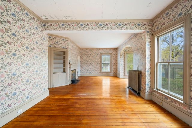 327 East St, Hingham, MA 02043