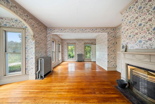 327 East St, Hingham, MA 02043