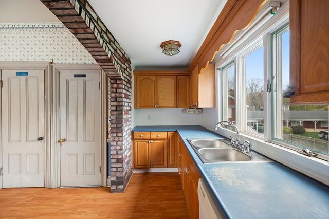 327 East St, Hingham, MA 02043