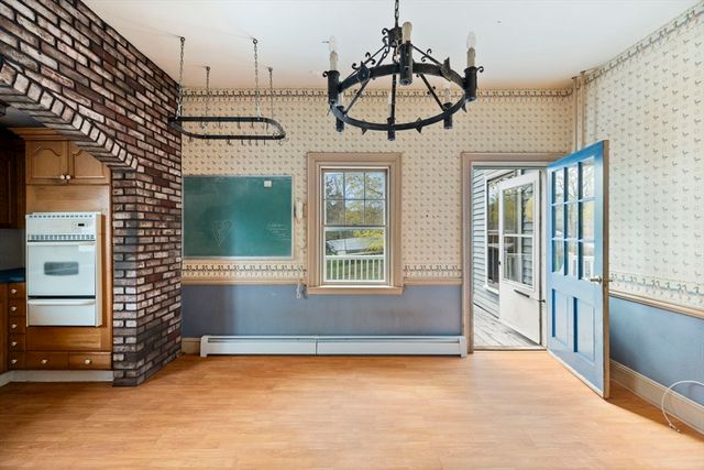 327 East St, Hingham, MA 02043