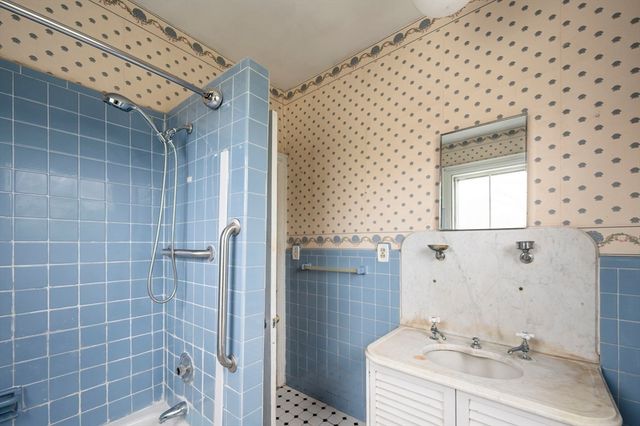 327 East St, Hingham, MA 02043