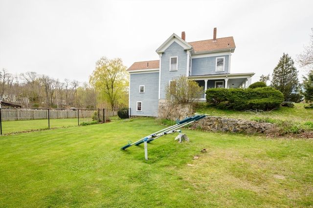 327 East St, Hingham, MA 02043