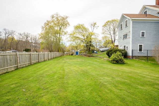 327 East St, Hingham, MA 02043