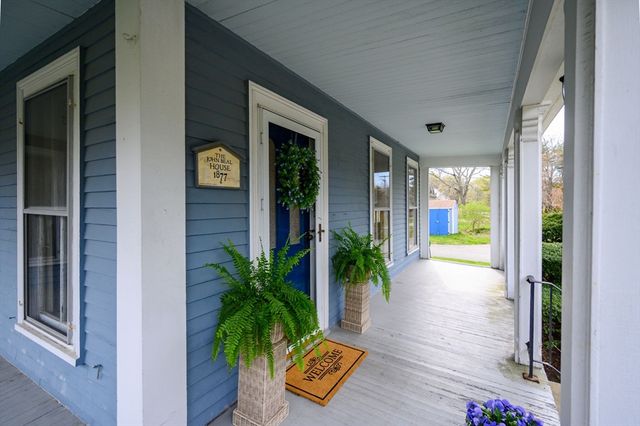 327 East St, Hingham, MA 02043