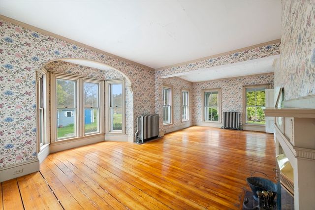 327 East St, Hingham, MA 02043