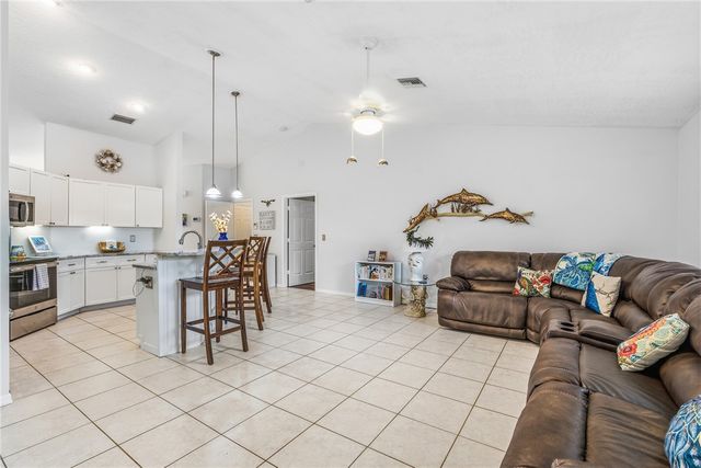 957 Franciscan Avenue, Sebastian, FL 32958