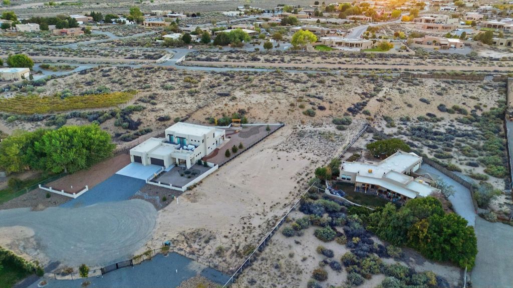 100 Camino De Claudio, Corrales, NM 87048