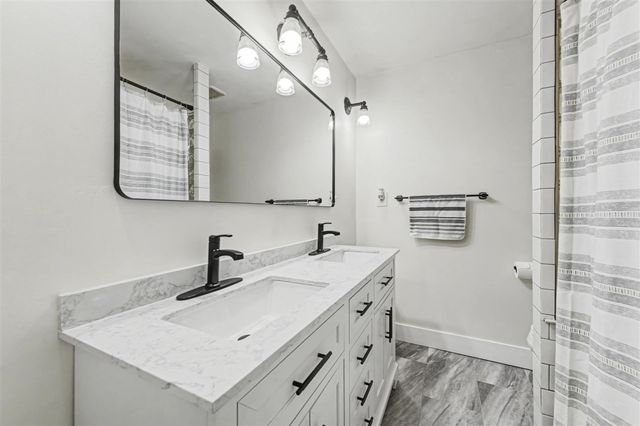 29550 Bretton, Livonia, MI 48152