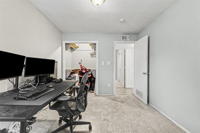 29550 Bretton, Livonia, MI 48152