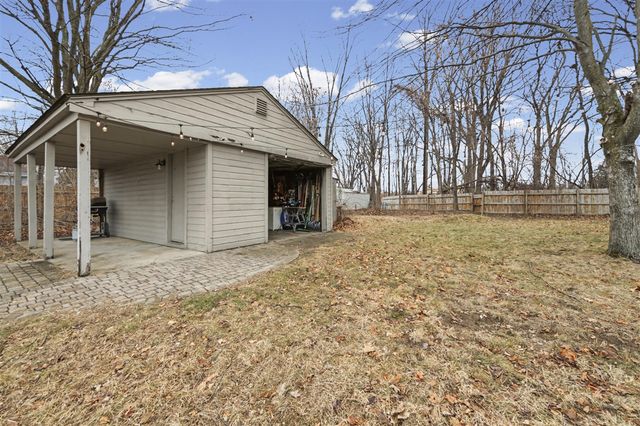 29550 Bretton, Livonia, MI 48152