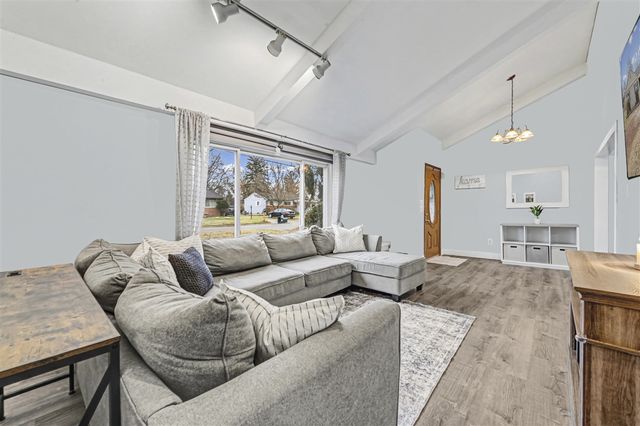 29550 Bretton, Livonia, MI 48152