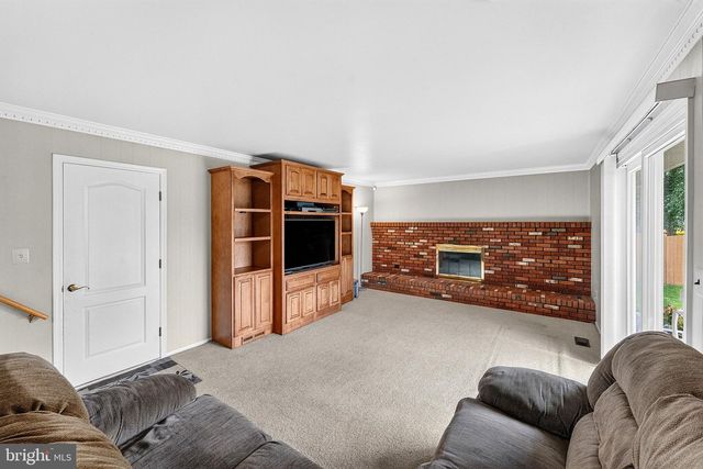41 WOLFPACK RD, Hamilton, NJ 08619