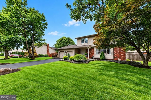 41 WOLFPACK RD, Hamilton, NJ 08619
