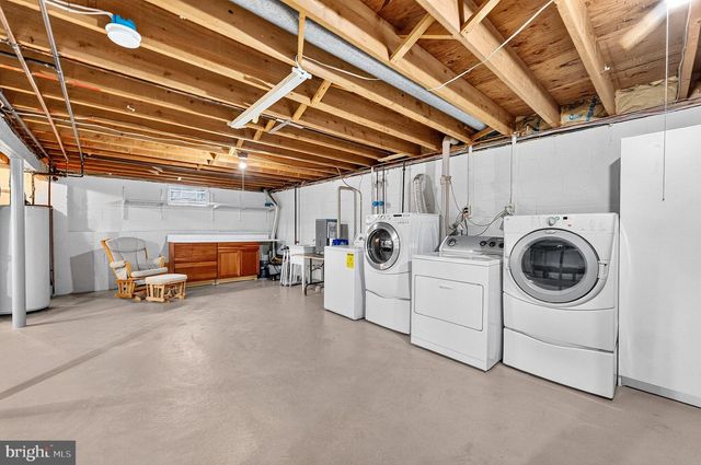 41 WOLFPACK RD, Hamilton, NJ 08619