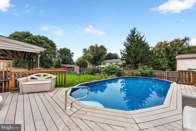 41 WOLFPACK RD, Hamilton, NJ 08619