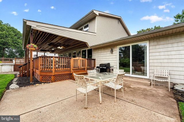 41 WOLFPACK RD, Hamilton, NJ 08619