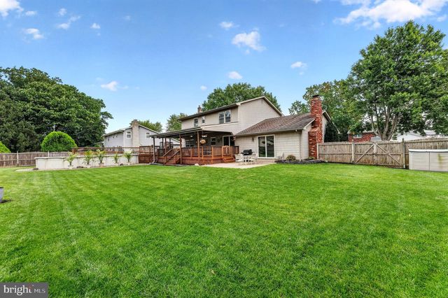 41 WOLFPACK RD, Hamilton, NJ 08619
