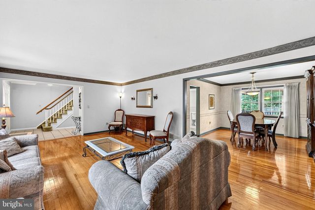 41 WOLFPACK RD, Hamilton, NJ 08619