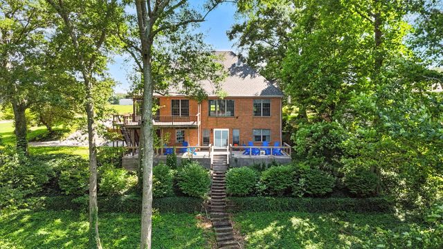 208 Loop Dr, Winchester, TN 37398