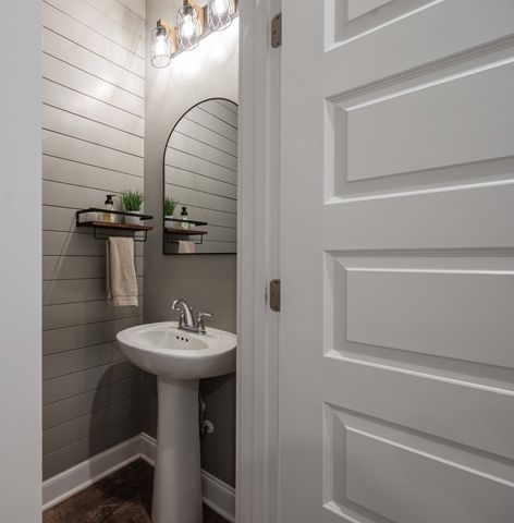 2363 Irby Ln, Murfreesboro, TN 37127