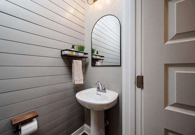 2363 Irby Ln, Murfreesboro, TN 37127