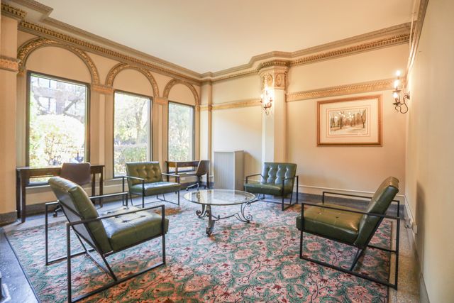 5326 S cornell Avenue 210, Chicago, IL 60615