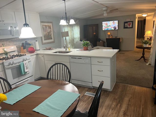 68 BOBOLINK AVE, Mantua, NJ 08051