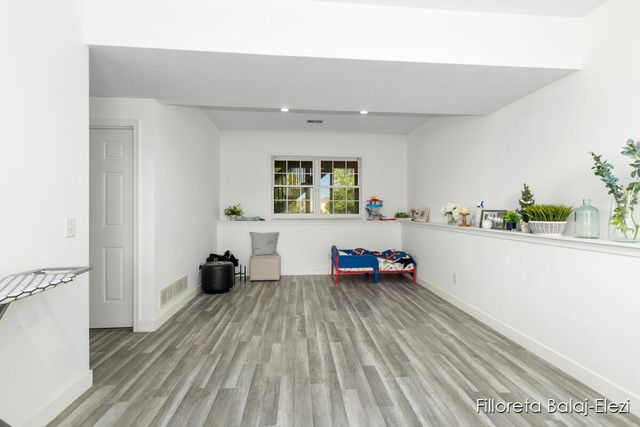 5589 Burlingame Avenue Sw, City Of Wyoming, MI 49509