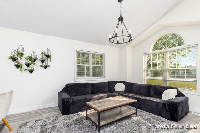 5589 Burlingame Avenue Sw, City Of Wyoming, MI 49509