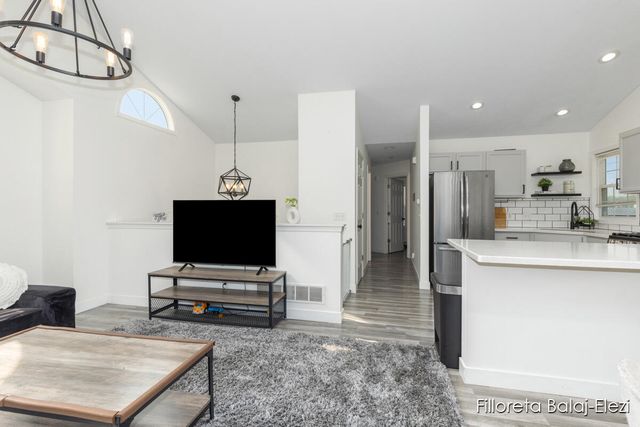 5589 Burlingame Avenue Sw, City Of Wyoming, MI 49509