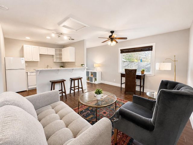1211 Payne Ave B, Austin, TX 78757