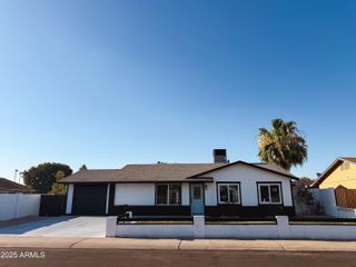 4638 W MIDWAY Avenue, Glendale, AZ 85301