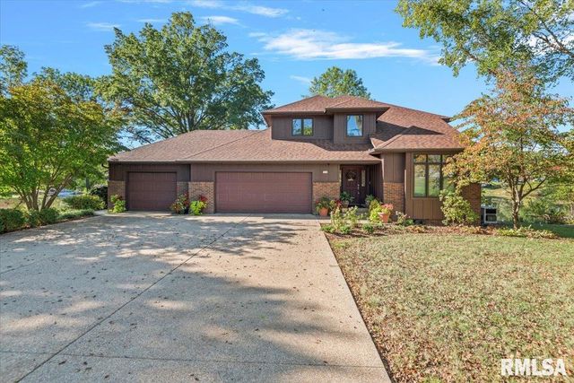 12 WEDGEWOOD Court, Taylorville, IL 62568