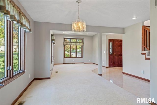 12 WEDGEWOOD Court, Taylorville, IL 62568