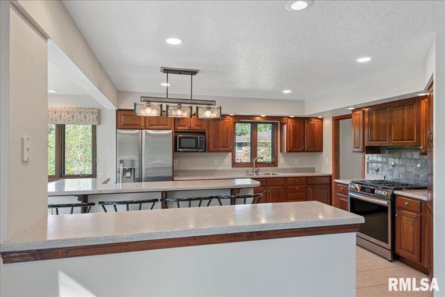 12 WEDGEWOOD Court, Taylorville, IL 62568