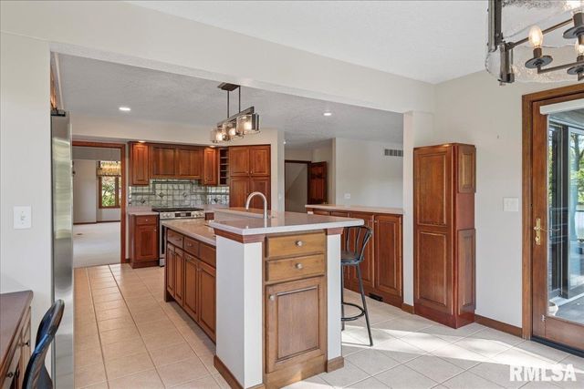 12 WEDGEWOOD Court, Taylorville, IL 62568