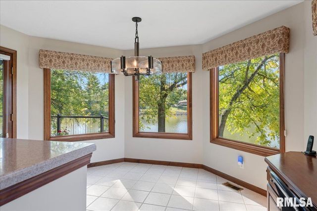 12 WEDGEWOOD Court, Taylorville, IL 62568