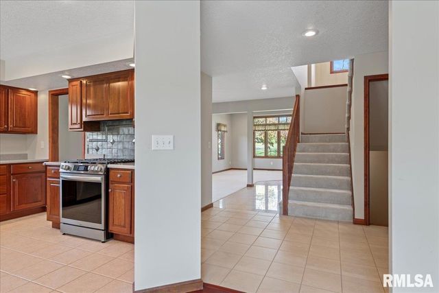 12 WEDGEWOOD Court, Taylorville, IL 62568