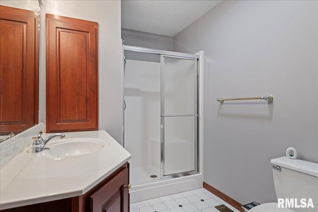 12 WEDGEWOOD Court, Taylorville, IL 62568