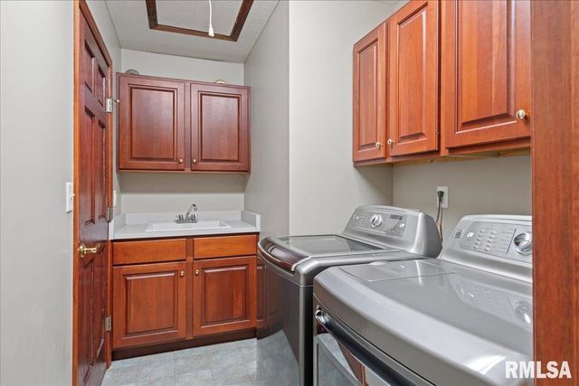 12 WEDGEWOOD Court, Taylorville, IL 62568