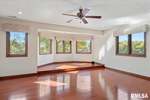 12 WEDGEWOOD Court, Taylorville, IL 62568