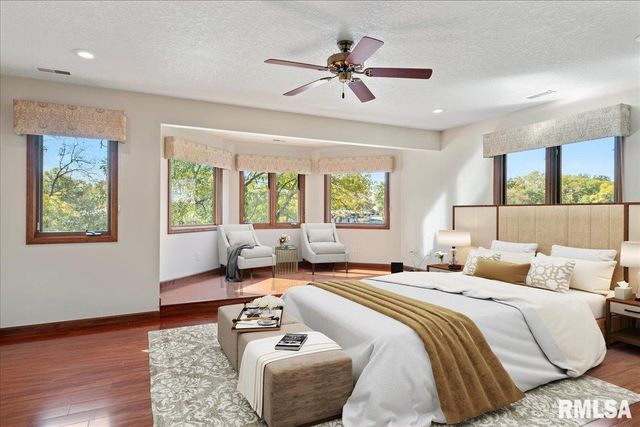 12 WEDGEWOOD Court, Taylorville, IL 62568