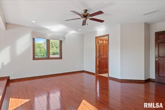 12 WEDGEWOOD Court, Taylorville, IL 62568