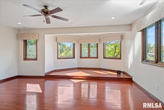 12 WEDGEWOOD Court, Taylorville, IL 62568