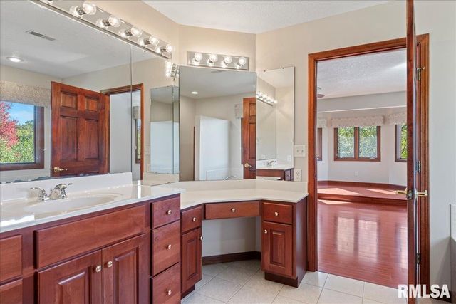 12 WEDGEWOOD Court, Taylorville, IL 62568