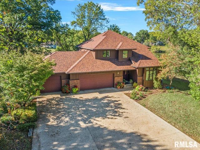 12 WEDGEWOOD Court, Taylorville, IL 62568