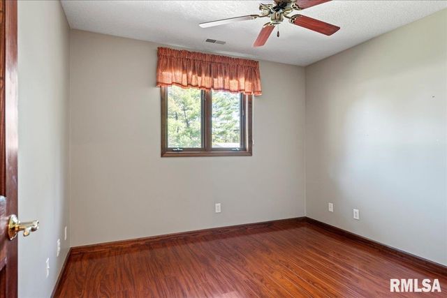 12 WEDGEWOOD Court, Taylorville, IL 62568